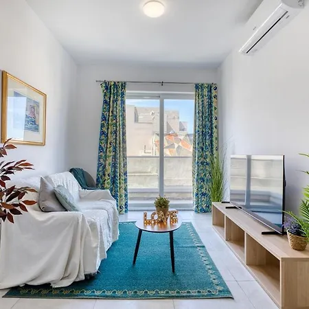 2br Steps To Seafront