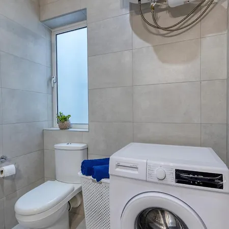 2br Steps To Seafront Gzira