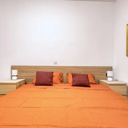 2br Steps To Seafront *